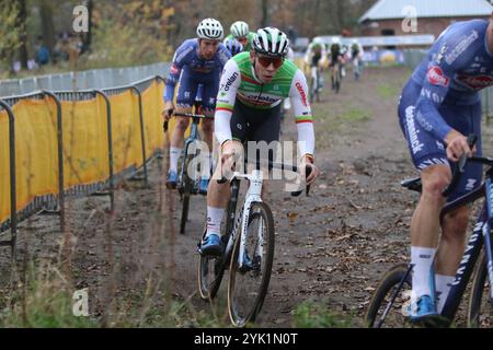 Merksplas, Belgien. November 2024. MERKSPLAS, BELGIEN - 16. NOVEMBER: Laurens Sweeck tritt beim Cyclocross Merksplas am 16. November 2024 in Merksplas an (Foto: Bart Hazen/Orange Pictures) Credit: Orange Pics BV/Alamy Live News Stockfoto
