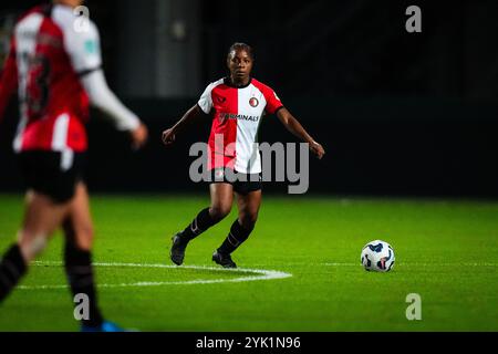 Sittard - Celainy Obispo von Feyenoord Rotterdam während der siebten Runde der Azerion Vrouwen Eredivisie in der Saison 2024/2025. Das Spiel findet am 16. November 2024 im Fortuna Sittard Stadion in Sittard, Niederlande, statt. (VK Sportphoto/Danny de Groot) Stockfoto