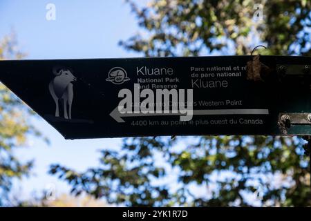 Wegweiser zum Kluane at Tip Exhibit im Point Pelee National Park in Leamington, Ontario, Kanada Stockfoto