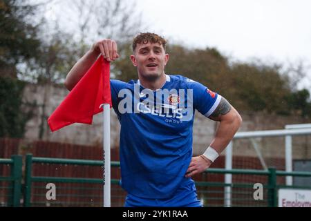 Redditch, Großbritannien, 17. November 2024. Jack Duffy von Stamford AFC feiert sein sideÕs erstes Tor während des Spiels der Southern League Premier Division Central zwischen Redditch Utd und Stamford AFC (Credit: Gustavo Pantano/Alamy Live News) Stockfoto