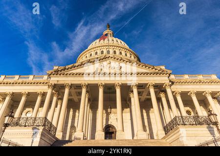 Das Außengebäude des US Capitol Building, das den Senat und das Repräsentantenhaus in Washington D.C. beherbergt Stockfoto