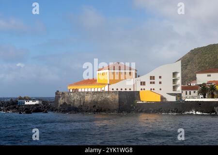 Die Stadt Velas ist eine der ältesten Siedlungsgemeinden auf der Insel Sao Jorge auf den Azoren. Stockfoto