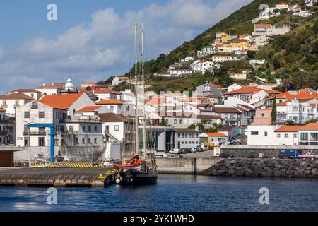 Die Stadt Velas ist eine der ältesten Siedlungsgemeinden auf der Insel Sao Jorge auf den Azoren. Stockfoto