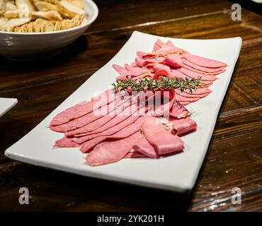 Mendoza, Argentinien. 14.05.2022. Das traditionelle Essen von Picada Argentine. Stockfoto