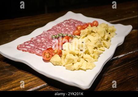 Mendoza, Argentinien. 14.05.2022. Das traditionelle Essen von Picada Argentine. Stockfoto