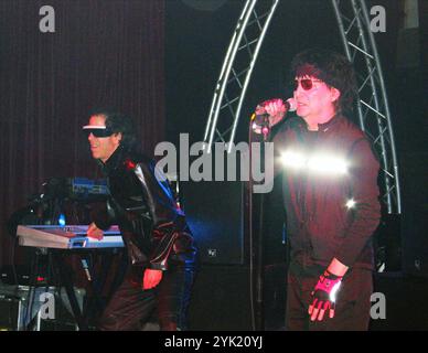 Alan Vega und Martin Rev vom elektronischen Proto-Punkduo Suicide. All Tomorrow's Parties, Pontins Camber Sands, Rye, UK, 23. April 2005. Stockfoto