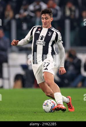 Turin, Italien. November 2024. Andrea Cambiaso von Juventus während des Spiels der Serie A im Allianz-Stadion in Turin. Der Bildnachweis sollte lauten: Jonathan Moscrop/Sportimage Credit: Sportimage Ltd/Alamy Live News Stockfoto