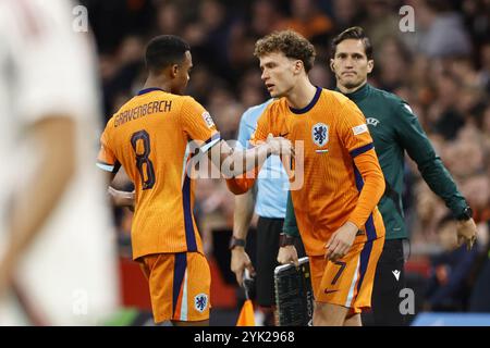 AMSTERDAM - (l-r) Ryan Gravenberch aus Holland, Mats Wieffer aus Holland während des Spiels der UEFA Nations League zwischen den Niederlanden und Ungarn in der Johan Cruyff Arena am 16. November 2024 in Amsterdam, Niederlande. ANP MAURICE VAN STEEN Stockfoto