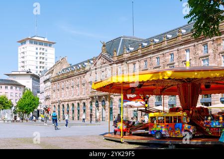 Place Kléber (Kleber) mit dem klassizistischen Gebäude l'Aubette in Straßburg im Departement Unterrhein in der Region Grand Est im Elsass in Frankreich Stockfoto