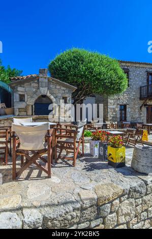 Es liegt zwischen Nea Fokea und Kallithea und gehört zur Gemeinde Kassandra, Chalkidiki in Griechenland Stockfoto