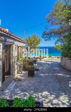 Es liegt zwischen Nea Fokea und Kallithea und gehört zur Gemeinde Kassandra, Chalkidiki in Griechenland Stockfoto