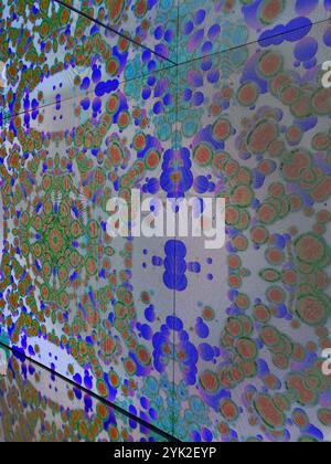 Studio Irma x Moco Museum Amsterdam Kaleidoskop Raum Stockfoto