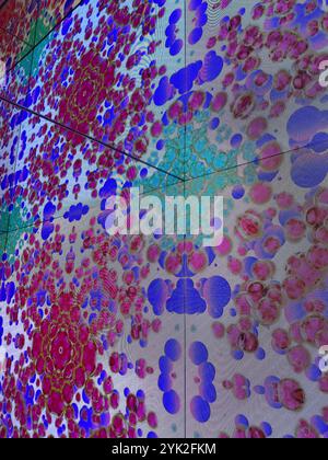 Studio Irma x Moco Museum Amsterdam Kaleidoskop Raum Stockfoto