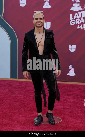 Miami, USA. Oktober 2024. Saibu nimmt am 14. November 2024 an den 25. Annual Latin GRAMMY Awards im Kaseya Center in Miami, Florida Teil. Foto: Guille Briceno/SIPA USA Credit: SIPA USA/Alamy Live News Stockfoto