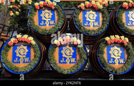 Deutschland, Bayern, München, Oktoberfest, Bierfässer Stockfoto