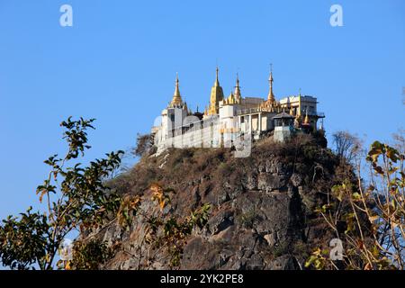 Myanmar, Burma, Mt Popa, Berggipfel Schreine Stockfoto