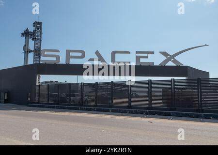 Boca Chica, USA. November 2024. Monat für Monat sind die Änderungen an der gesamten Raketenfabrik der SpaceX-Raumschiffe beeindruckend. Aufrufe vom 16. November 2024 zum Start des Raumschiffs IFT-6. Starbase Boca Chica Texas Cameron County Tesas USA. (Foto: Scott Schilke/SipaUSA) Credit: SIPA USA/Alamy Live News Stockfoto