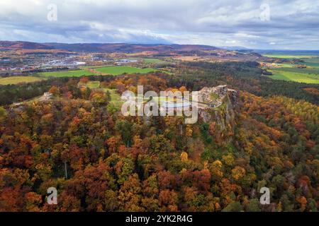 Herbst, aus der Vogelperspektive, Berg, Wald, Regenstein, Harz, Sachsen-Anhalt, Deutschland, Europa Stockfoto