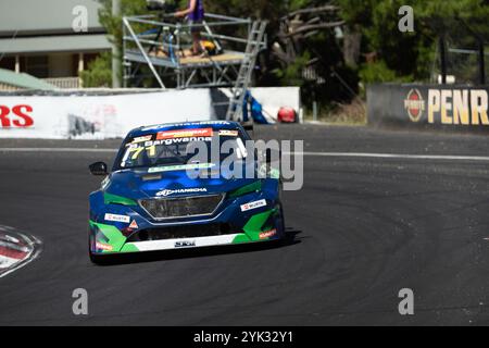 Bathurst, Australien, 10. November 2024. Ben Bargwant fuhr für den Hangcha Racing Peugeot 308 TCR während des Supercheap Auto Bathurst International am 10. November 2024 in Bathurst, Australien. Quelle: Ivan Glavas/Speed Media/Alamy Live News Stockfoto