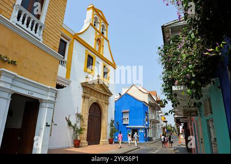 Santo Toribio Church, Sangerto Mayor Street in der Kolonialstadt Cartagena, Kolumbien, Südamerika Stockfoto