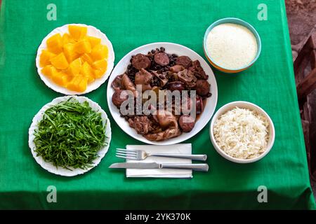 Die beste vollständige traditionelle brasilianische Feijoada Stockfoto