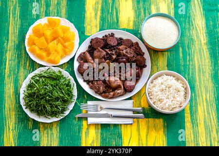 Die beste vollständige traditionelle brasilianische Feijoada Stockfoto