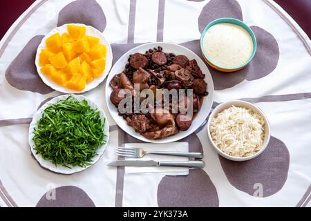 Die beste vollständige traditionelle brasilianische Feijoada Stockfoto