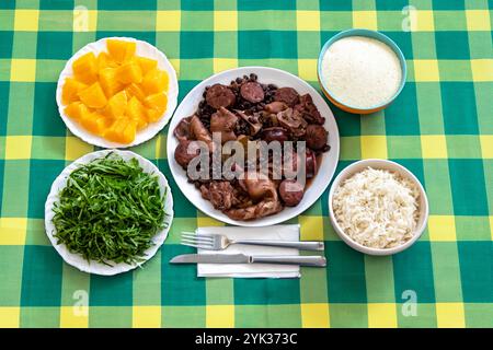 Die beste vollständige traditionelle brasilianische Feijoada Stockfoto