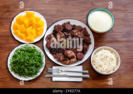 Die beste vollständige traditionelle brasilianische Feijoada Stockfoto