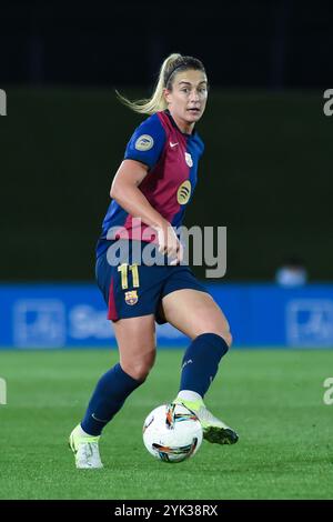 Madrid, Spanien. November 2024. Alexia Putellas vom FC Barcelona tritt am 16. November 2024 im Alfredo Di Stefano-Stadion in Madrid beim Fußballspiel La Liga F zwischen Real Madrid und FC Barcelona an. Gustavo Valiente/Xinhua/Alamy Live News Stockfoto