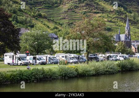 Campingplatz mit Mobilheimen an der Mosel, St. Aldegund, Rheinland-Pfalz, Deutschland, Europa Stockfoto