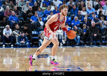 16. NOVEMBER 2024: Loyola Marymount Lions Guard will Johnston (4) dribbelt den Ball in einem regulären Saisonspiel, bei dem die Loyola Marymount Lions die Saint Louis Billikens besuchten. Fand in der Chaifetz Arena in St. Louis, MO, am Samstag, 16. November 2024, Richard Ulreich/CSM statt Stockfoto