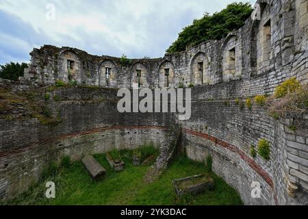 Die Überreste des alten Multangular Tower in York, England. Der Turm bildete ursprünglich die nordwestliche Ecke der römischen Legionärsfestung EB Stockfoto