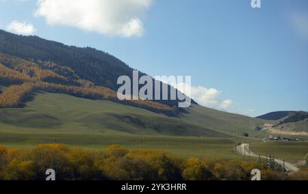 Die Grigoriev- und Semenov-Schlucht ist eine der wunderbaren Landschaften Kirgisistans, die sich im Kungey-Alatau-Gebirge befindet Stockfoto