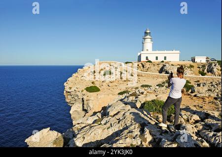 Leuchtturm am Kap Cavalleria an der Nordküste von Menorca, Balearen, Spanien, Europa Stockfoto