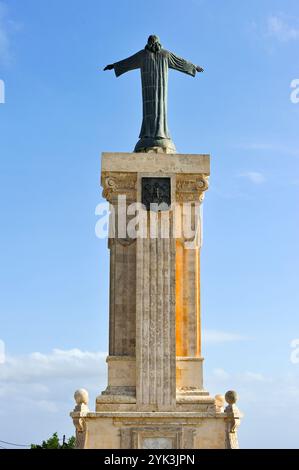 Statue Christi auf dem Gipfel des Monte Toro, dem höchsten Hügel von Menorca, den Balearen, Spanien, Europa Stockfoto