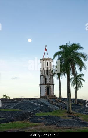 Dreyfus Tower, Überreste der Strafkolonie Pointe des Roches (Felsvorland), Kourou, Französisch-Guayana, Überseedepartement und Region Frankreich, Atlantik Stockfoto