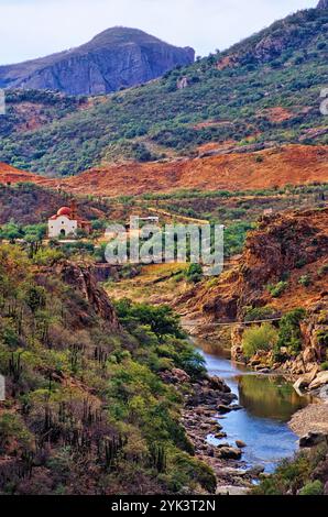 Misión de Satevó (verlorene Mission), Kirche in der Nähe des Dorfes Satevo, Barranca de Batopilas, Copper Canyon, Bundesstaat Chihuahua, Mexiko Stockfoto