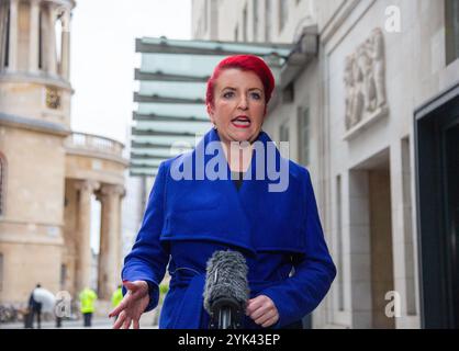 London, England, Großbritannien. November 2024. LOUISE HAIGH, Verkehrsministerin, wird vor der BBC gesehen, als sie am Sonntag mit Laura Kuenssberg Show auftritt. (Kreditbild: © Tayfun Salci/ZUMA Press Wire) NUR REDAKTIONELLE VERWENDUNG! Nicht für kommerzielle ZWECKE! Stockfoto