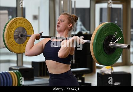 Belek, Türkei. November 2024. Die belgische Athletin Ilke Lagrou wurde am Sonntag, den 17. November 2024, während eines Trainingslagers des belgischen Olympischen Komitees BOIC-COIB in Belek, Türkei, fotografiert. Das Lager findet vom 11. Bis 25. November statt. BELGA PHOTO ERIC LALMAND Credit: Belga News Agency/Alamy Live News Stockfoto