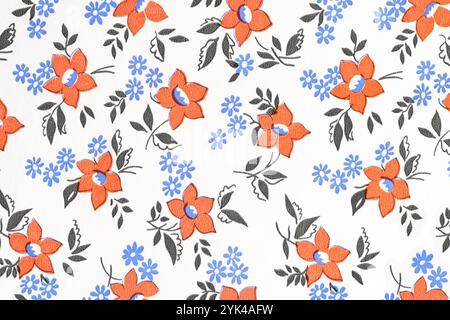 Abstrakter nahtloser, verschwommener bunter blauer Druck auf Öltuchmuster diagonaler Komposition weißem Hintergrund Stockfoto