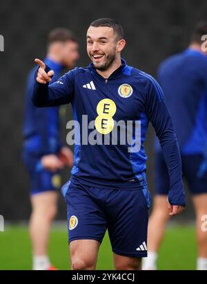 John McGinn aus Schottland während eines Trainings in Lesser Hampden, Glasgow. Bilddatum: Sonntag, 17. November 2024. Stockfoto