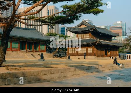 SEOUL, SÜDKOREA - SEPTEMBER 2019 Deokhongjeon Hall of Deoksugung Palace in Seoul, korea - 2. Mai 2024. Hochwertige Fotos Stockfoto