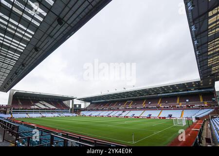 Birmingham, Großbritannien. November 2024. Ein allgemeiner Überblick über den Boden vor dem Spiel der Women's Super League zwischen Aston Villa Women und Crystal Palace Women im Villa Park, Birmingham, England am 17. November 2024. Foto von Stuart Leggett. Nur redaktionelle Verwendung, Lizenz für kommerzielle Nutzung erforderlich. Keine Verwendung bei Wetten, Spielen oder Publikationen eines einzelnen Clubs/einer Liga/eines Spielers. Quelle: UK Sports Pics Ltd/Alamy Live News Stockfoto