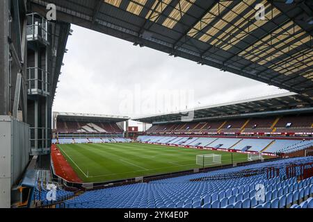 Birmingham, Großbritannien. November 2024. Ein allgemeiner Überblick über den Boden vor dem Spiel der Women's Super League zwischen Aston Villa Women und Crystal Palace Women im Villa Park, Birmingham, England am 17. November 2024. Foto von Stuart Leggett. Nur redaktionelle Verwendung, Lizenz für kommerzielle Nutzung erforderlich. Keine Verwendung bei Wetten, Spielen oder Publikationen eines einzelnen Clubs/einer Liga/eines Spielers. Quelle: UK Sports Pics Ltd/Alamy Live News Stockfoto