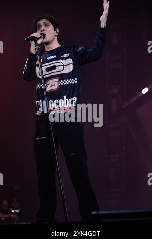 Eboli, Italien. Tananai (Alberto Cotta Ramusino) tritt live im Palasele in Eboli, SA, Italien auf. 15. November 2024 Credit: Andrea Guli/Alamy Live News Stockfoto
