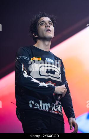 Eboli, Italien. Tananai (Alberto Cotta Ramusino) tritt live im Palasele in Eboli, SA, Italien auf. 15. November 2024 Credit: Andrea Guli/Alamy Live News Stockfoto
