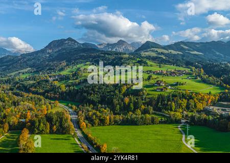 Herbstlicher Blick auf das Ostrachtal bei Sonthofen im Oberallgäu Stockfoto