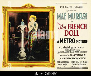 Robert Z Leonard präsentiert die französische Puppe (Metro, 1923). Titel Lobby Card - Mae Murray - Stummfilm Stockfoto