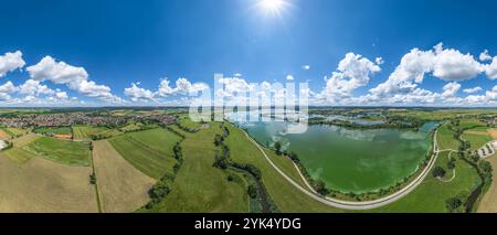 Die Landschaft am Altmühlsee im fränkischen Seenland um die Vogelinseln bei Muhr Stockfoto